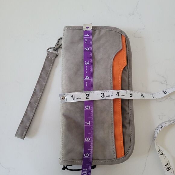 Travelambo RFID Blocking Family Passport Travel Wallet Full Zip Wristlet - Picture 3 of 13